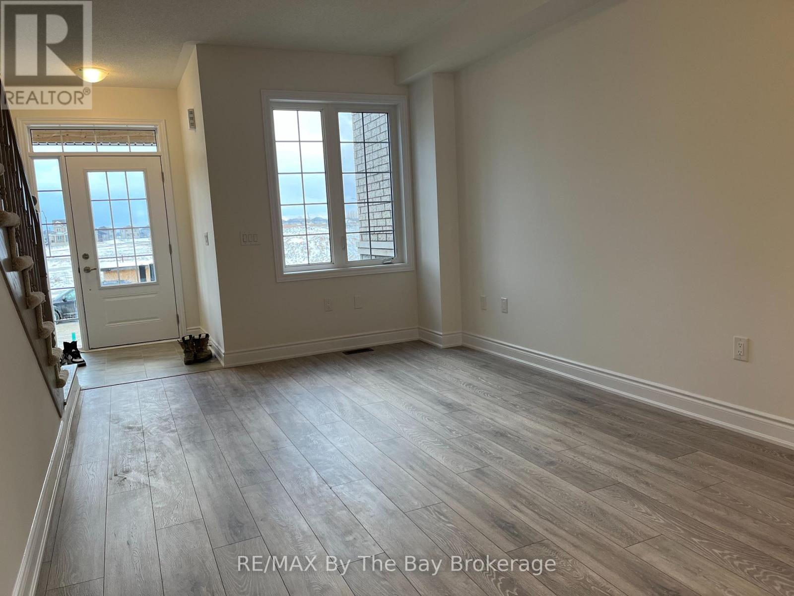 17 Carriage Lane, Wasaga Beach, Ontario  L9Z 0M5 - Photo 5 - S13854490