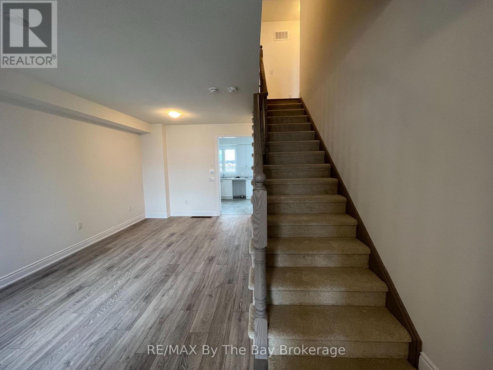 17 Carriage Lane, Wasaga Beach, Ontario  L9Z 0M5 - Photo 7 - S13854490