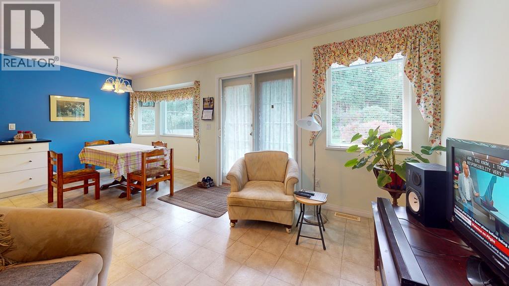 619 Ocean View, Gibsons, British Columbia  V0N 1V3 - Photo 18 - R3171703