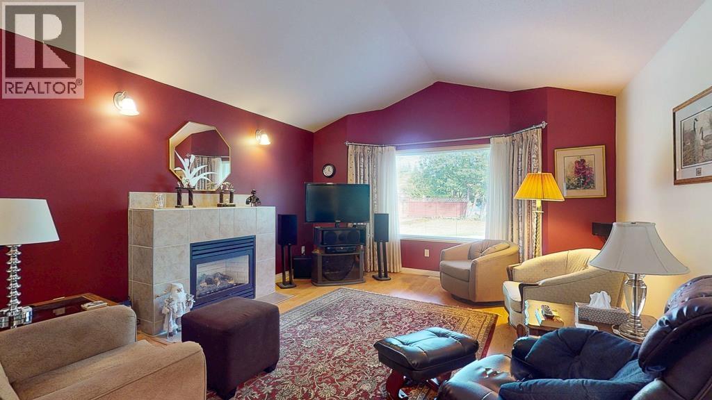 619 Ocean View, Gibsons, British Columbia  V0N 1V3 - Photo 22 - R3171703