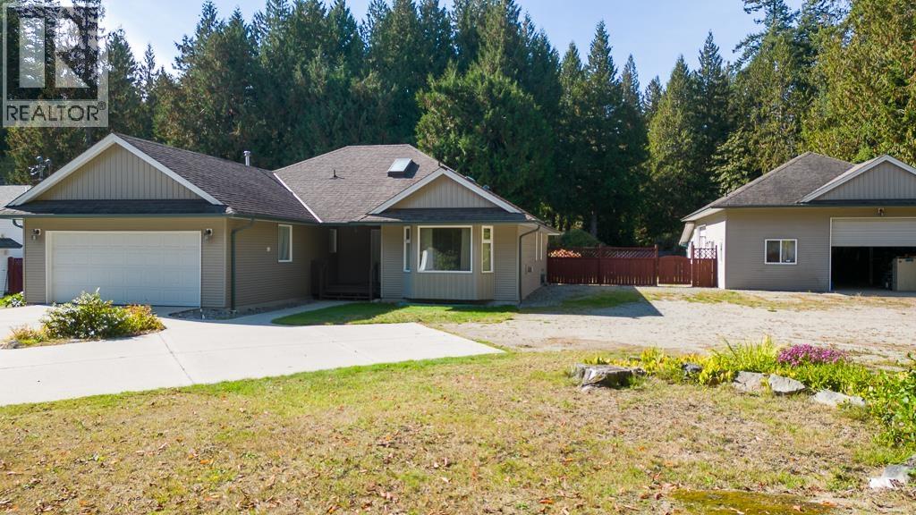 619 Ocean View, Gibsons, British Columbia  V0N 1V3 - Photo 3 - R3171703