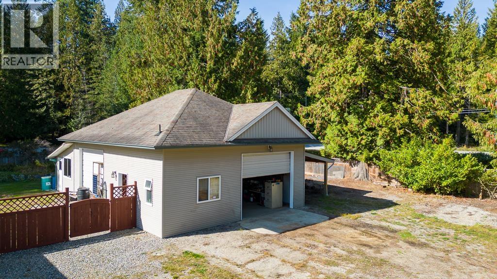 619 Ocean View, Gibsons, British Columbia  V0N 1V3 - Photo 6 - R3171703
