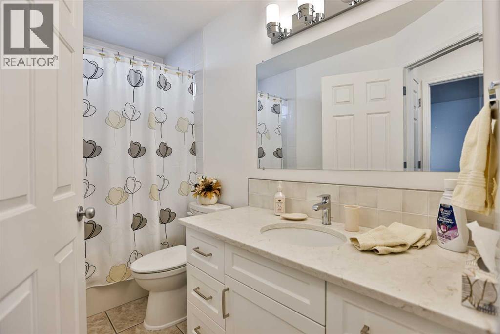 203 Blackfoot Circle W