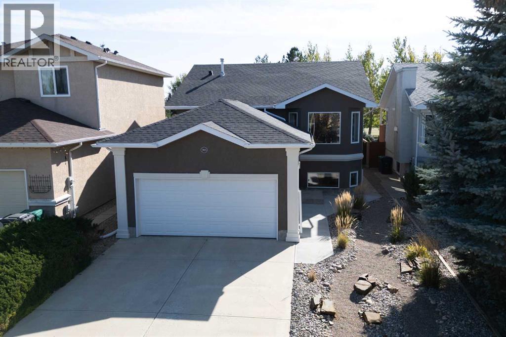 203 Blackfoot Circle W