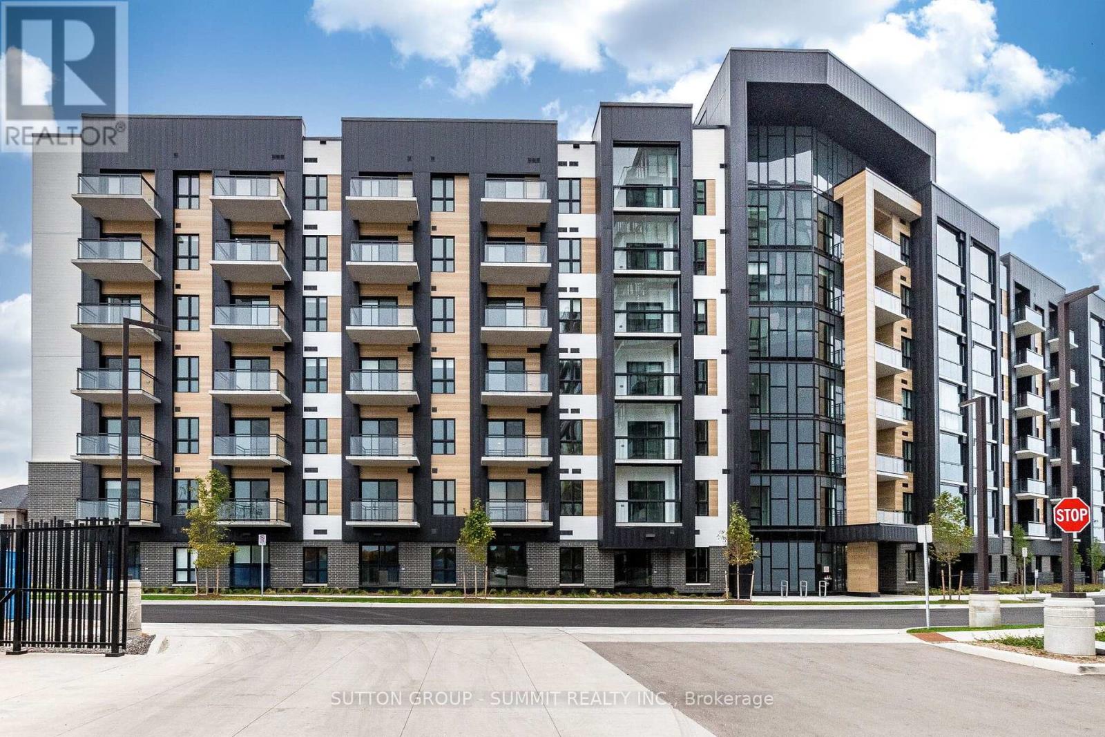 421 - 3008 William Cutmore Boulevard, Oakville, Ontario  L6H 8A4 - Photo 3 - W13854556