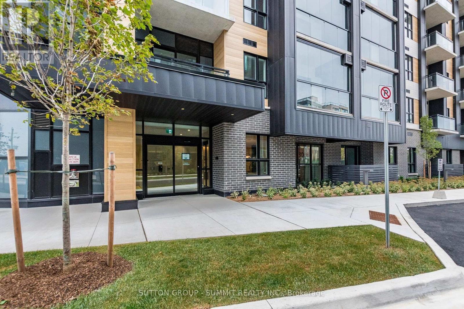 421 - 3008 William Cutmore Boulevard, Oakville, Ontario  L6H 8A4 - Photo 4 - W13854556