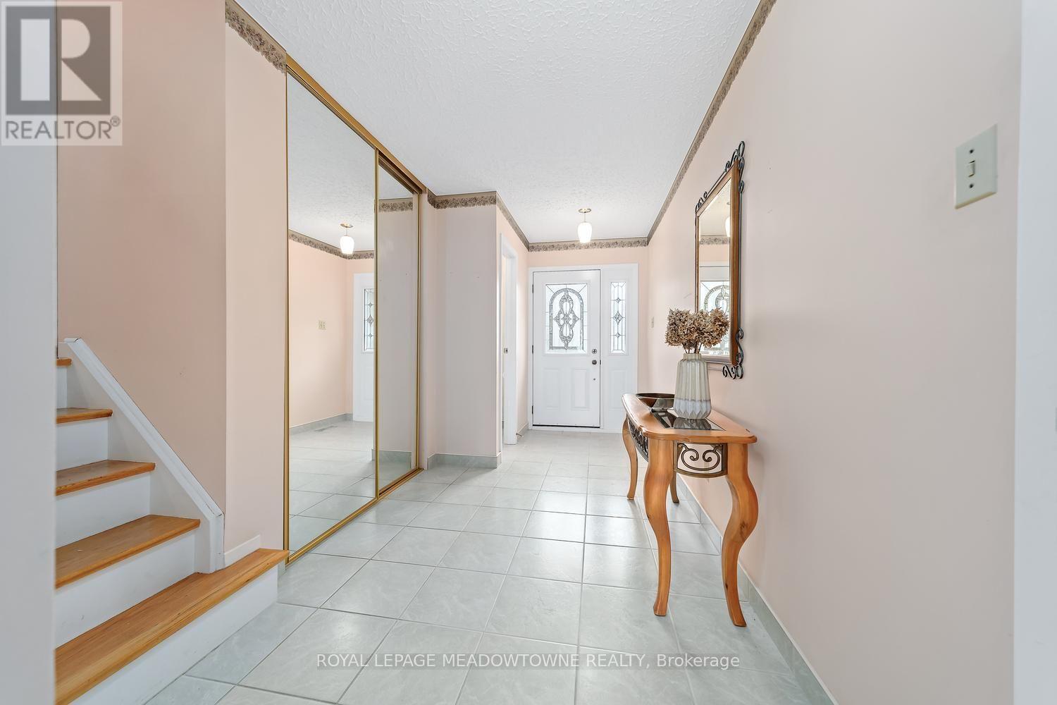 38 Jasper Crescent, Brampton (Northgate), Ontario  L6S 2G2 - Photo 6 - W13854632