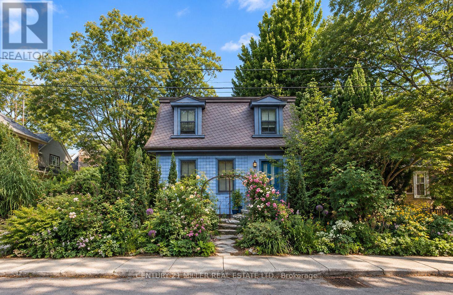 43 BURNET STREET, Oakville, Ontario