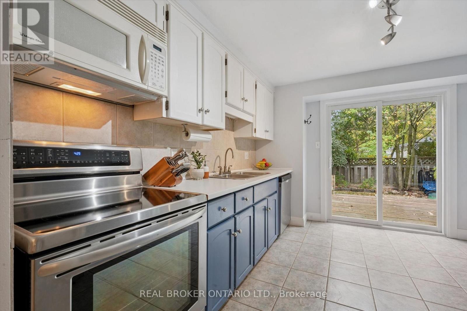 339 Strathallan Street, Centre Wellington (Fergus), Ontario  N1M 3K8 - Photo 9 - X13854530