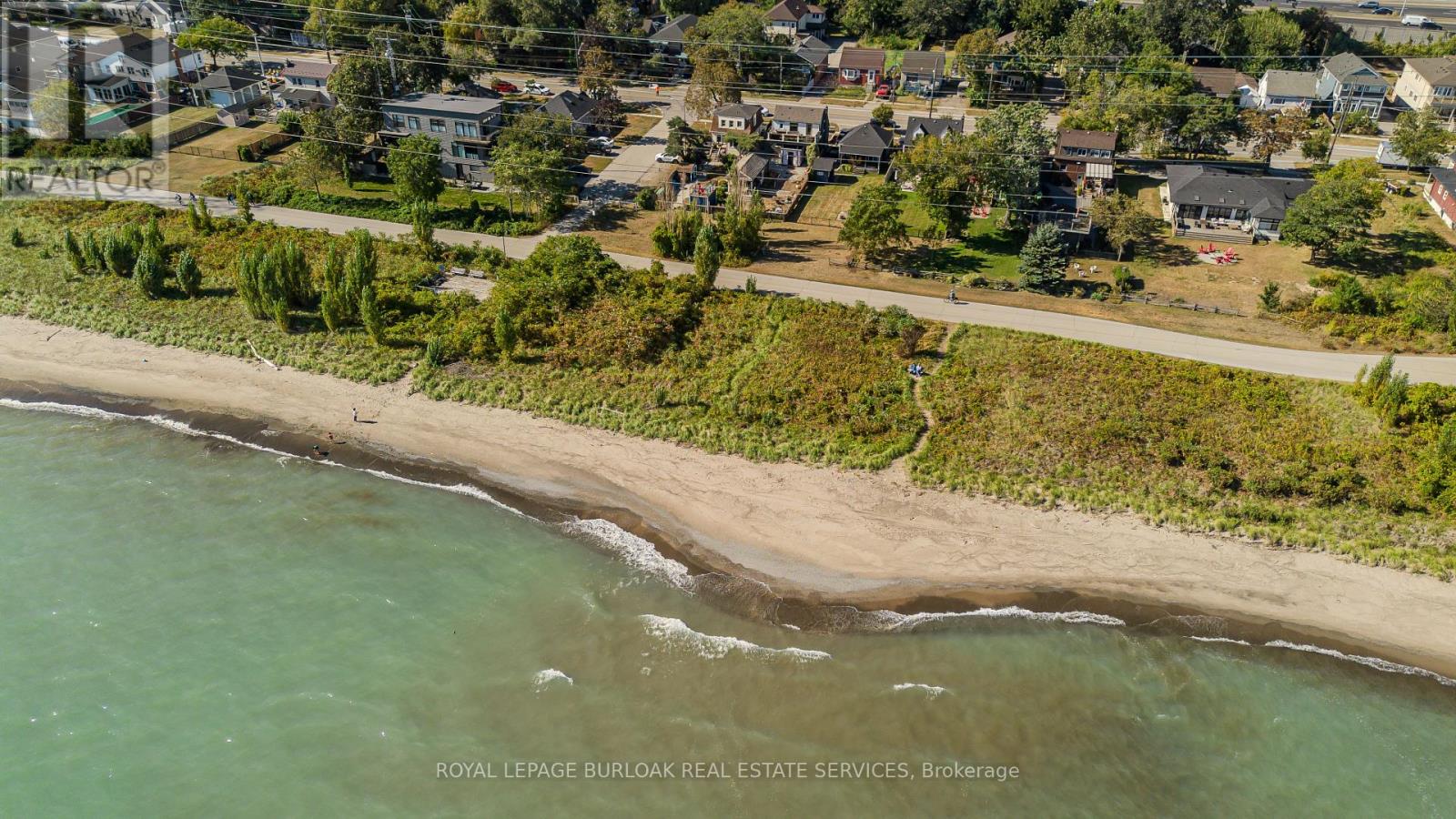 849 Beach Boulevard, Hamilton (Hamilton Beach), Ontario  L8H 6Z5 - Photo 2 - X13854560