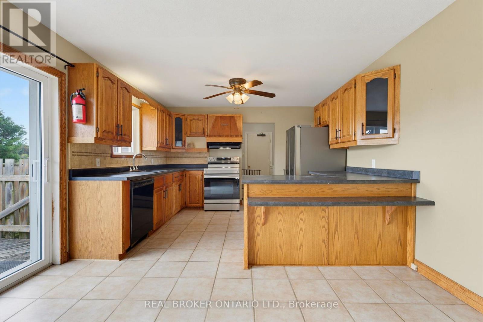 7877 Canborough Road, Haldimand (Dunnville), Ontario  N1A 2W1 - Photo 12 - X13854660