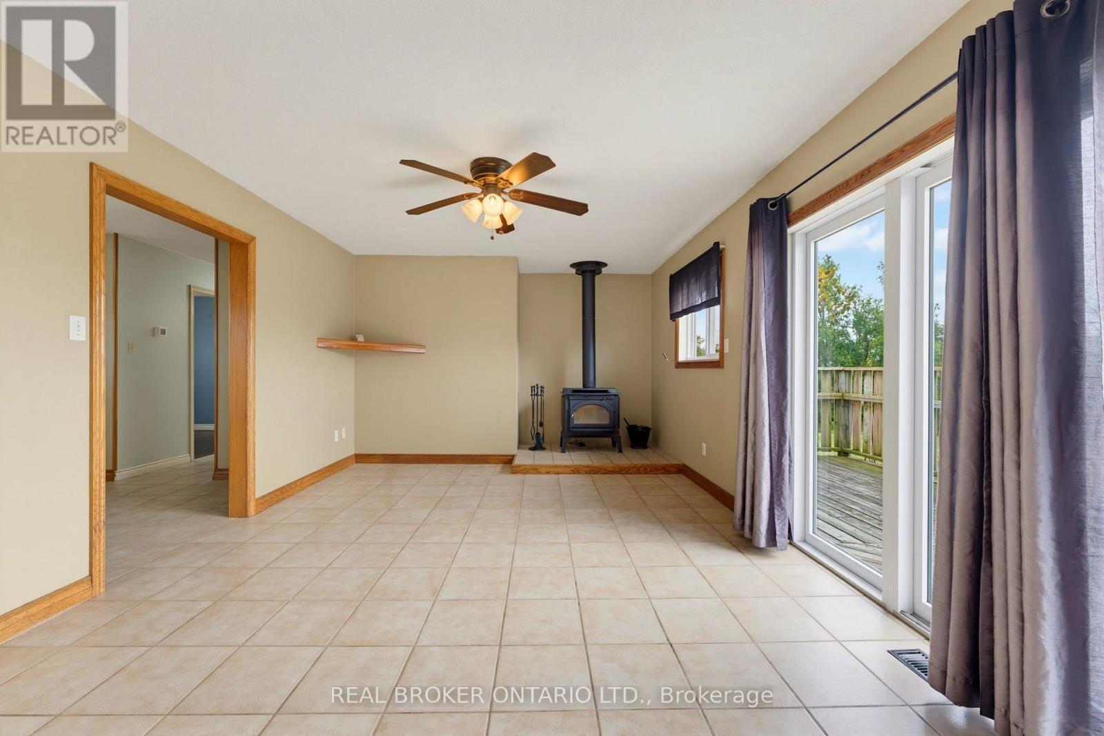 7877 Canborough Road, Haldimand (Dunnville), Ontario  N1A 2W1 - Photo 15 - X13854660
