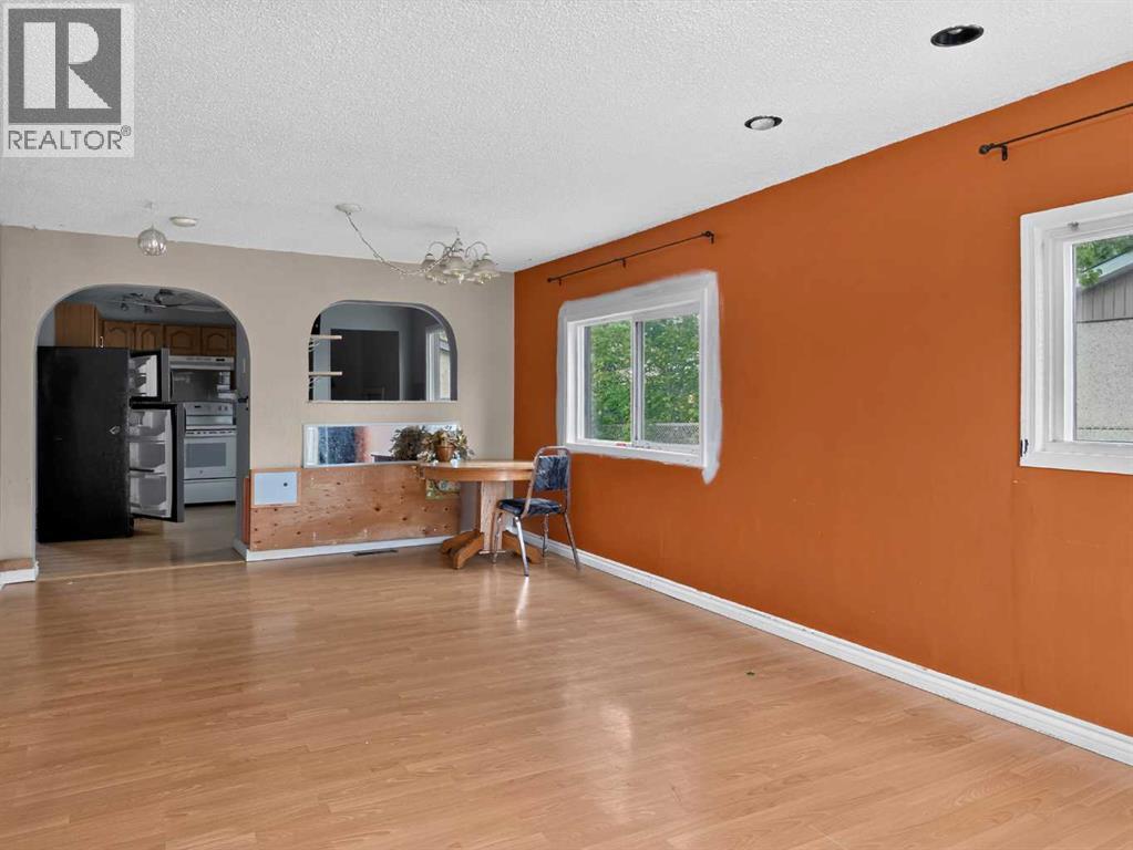 9507 107 Avenue Grande Prairie Alberta Canada T8V1K7 2
