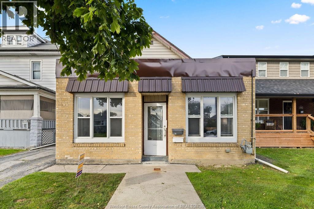 1537 HOWARD, Windsor, Ontario