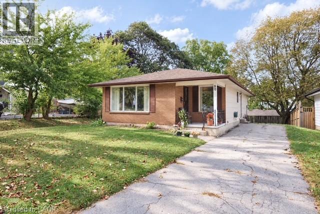 90 Pepperwood Crescent, Kitchener, Ontario  N2A 2R3 - Photo 1 - 40867849