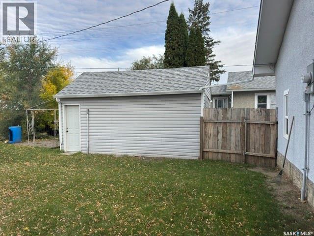 921 109th Street, North Battleford, Saskatchewan  S9A 2E1 - Photo 2 - SK050207