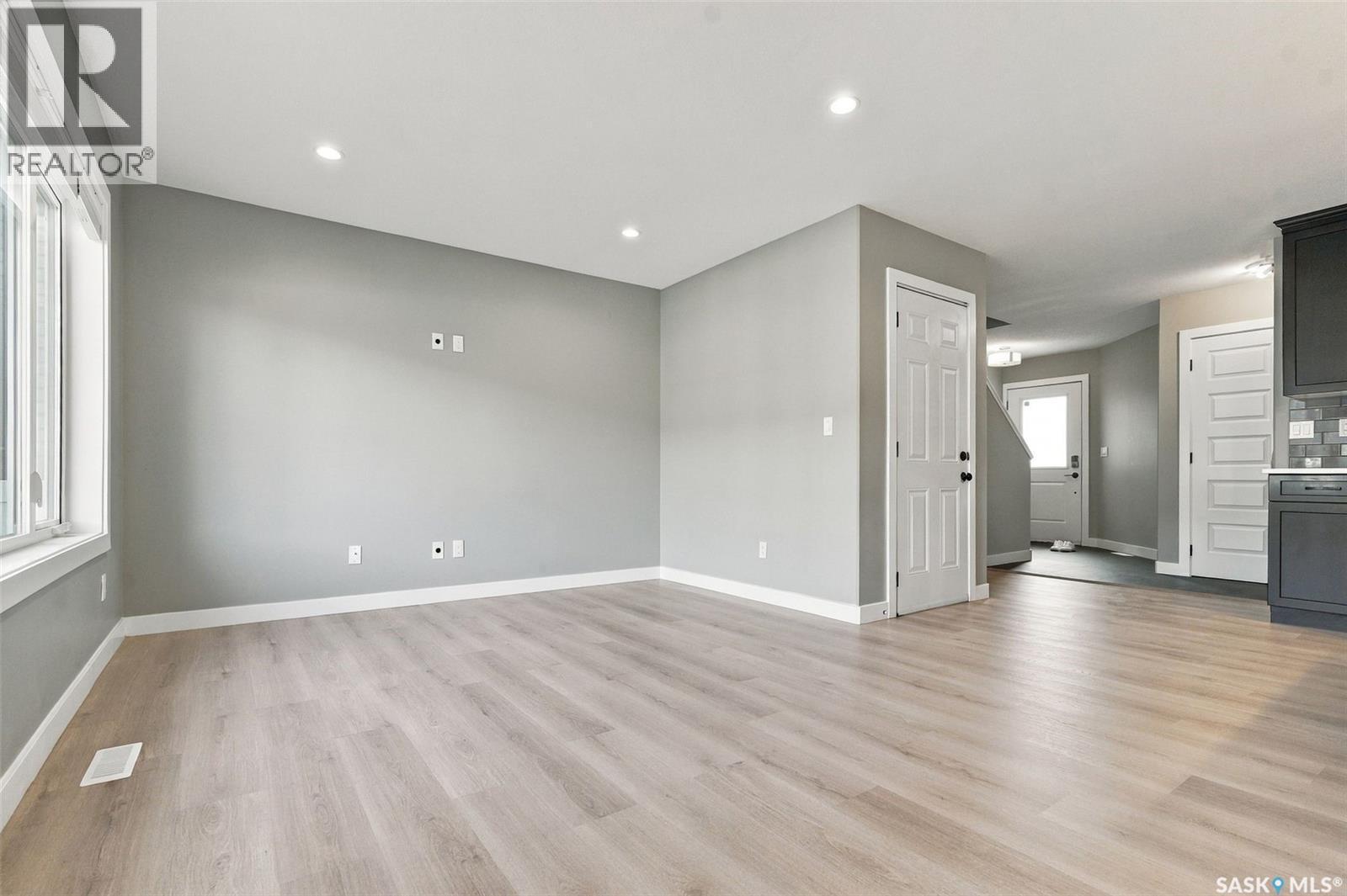 155 Dagnone Lane, Saskatoon, Saskatchewan  S7V 1P5 - Photo 9 - SK050203
