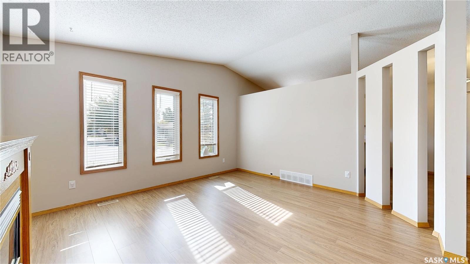 6418 Dalgliesh Drive, Regina, Saskatchewan  S4X 2R2 - Photo 4 - SK050197
