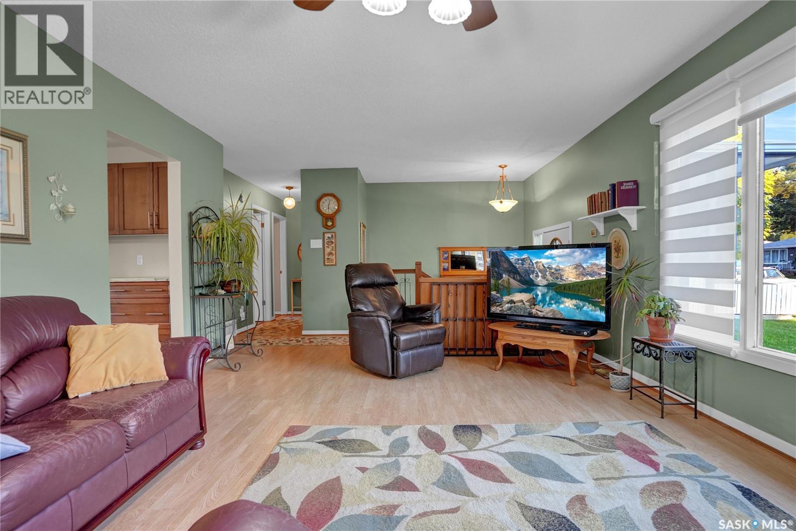972 Simcoe Street, Moose Jaw, Saskatchewan  S4P 0J3 - Photo 7 - SK050154