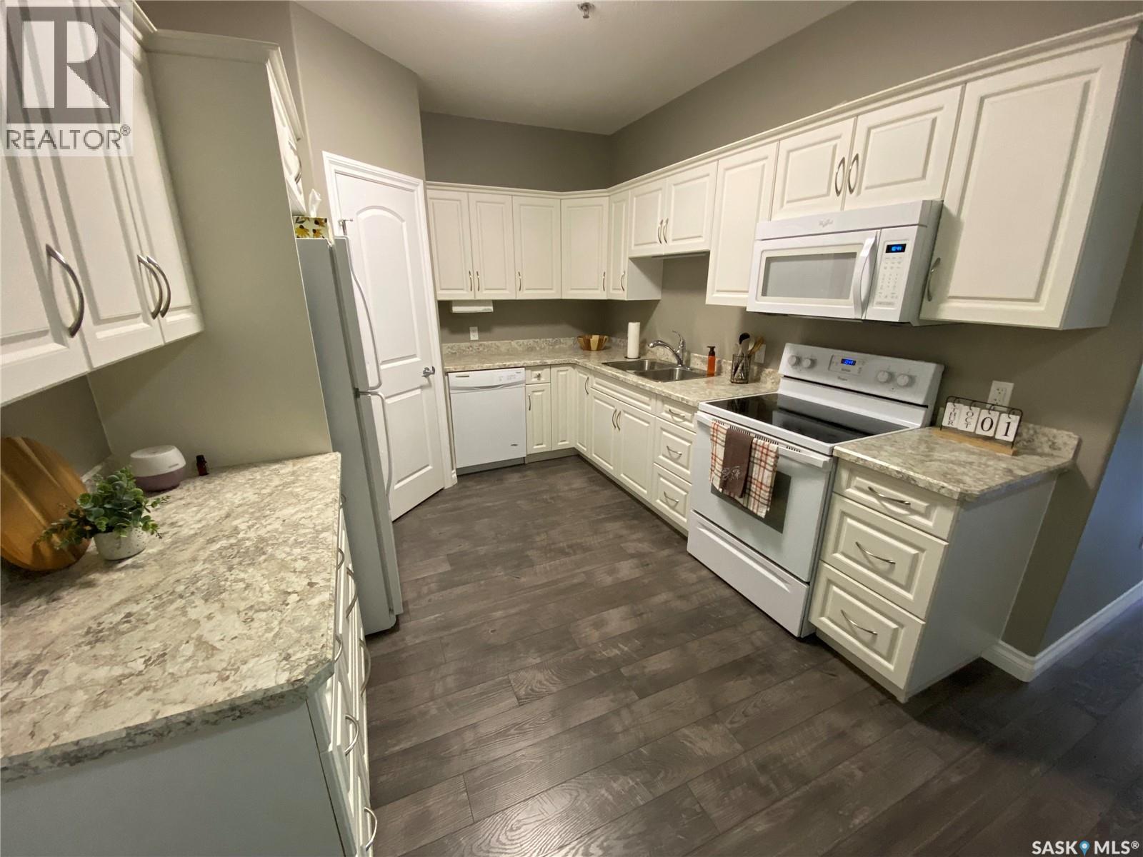 305 123 Balmoral Street, Yorkton, Saskatchewan  S3N 4J2 - Photo 2 - SK050140