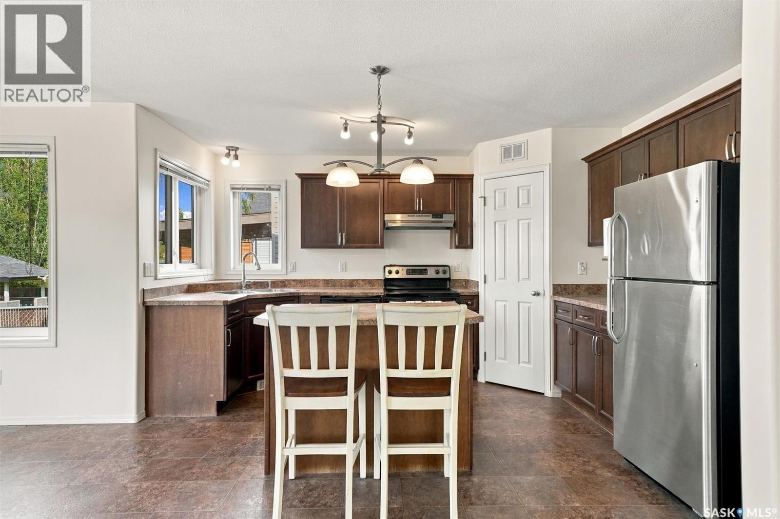 319 Allwood Crescent, Saskatoon, Saskatchewan  S7R 0A4 - Photo 4 - SK050075