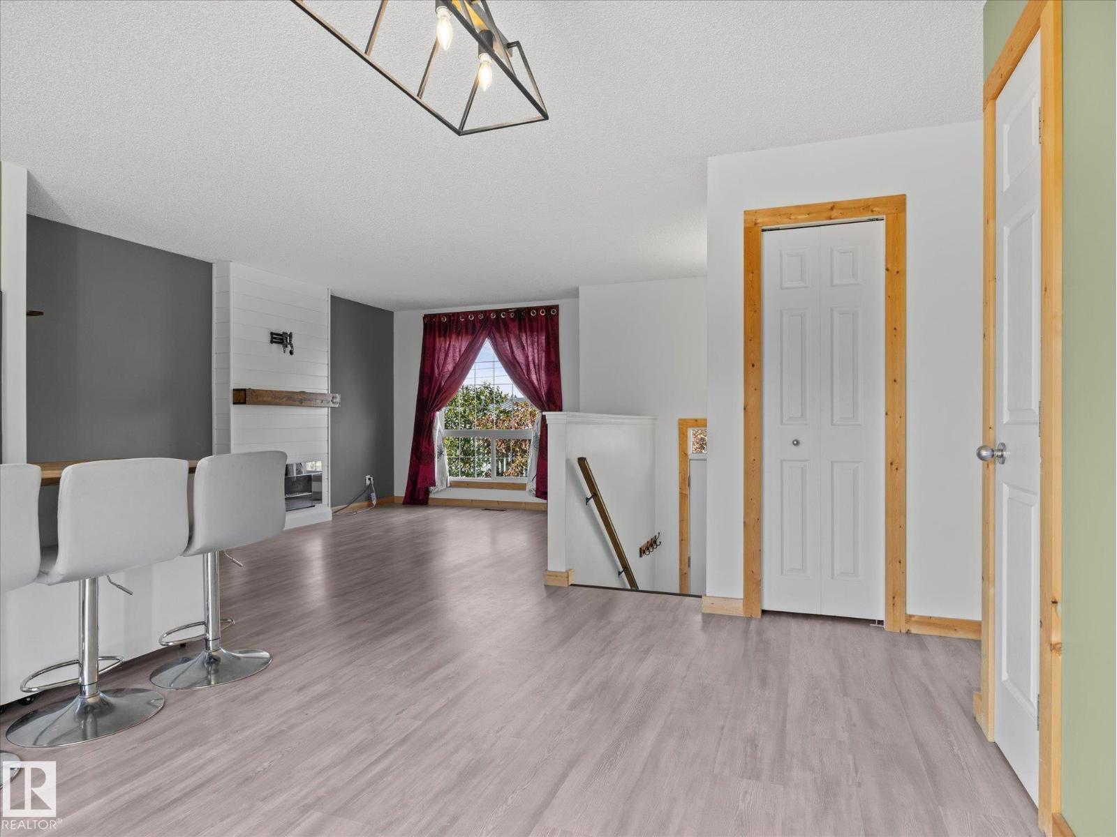 21 SPRUCE MEADOW LN