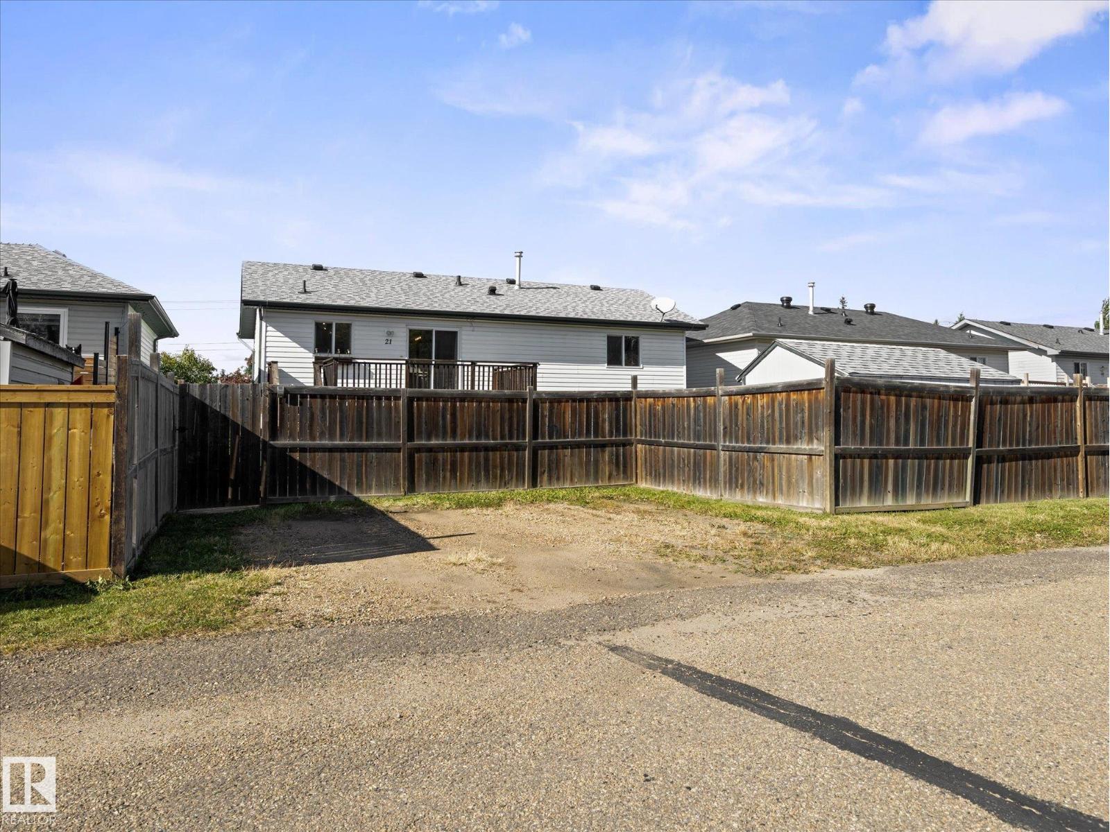 21 SPRUCE MEADOW LN
