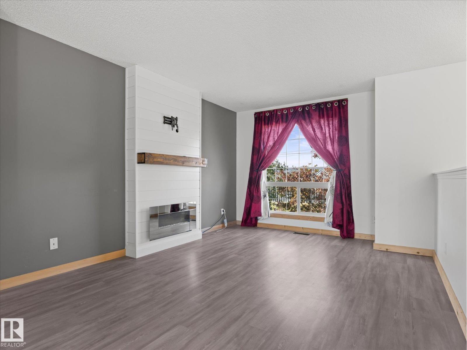 21 SPRUCE MEADOW LN