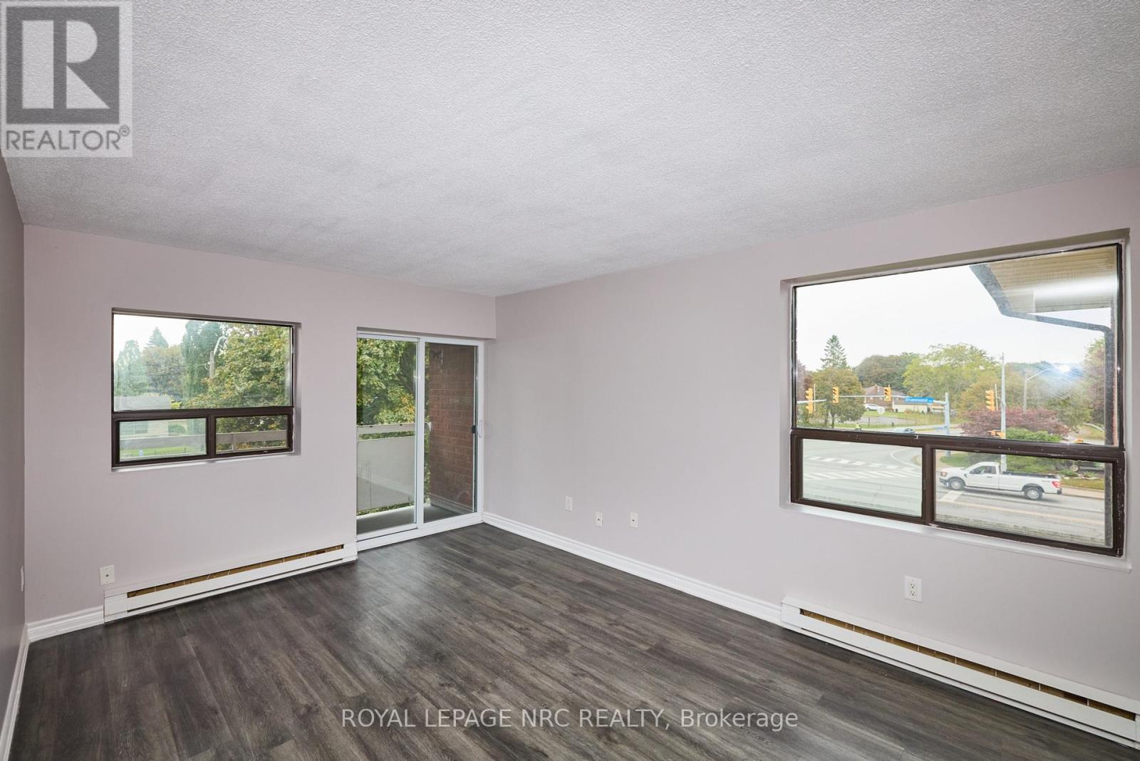 11 - 4839 Drummond Road, Niagara Falls, Ontario  L2E 6E2 - Photo 8 - X13854904