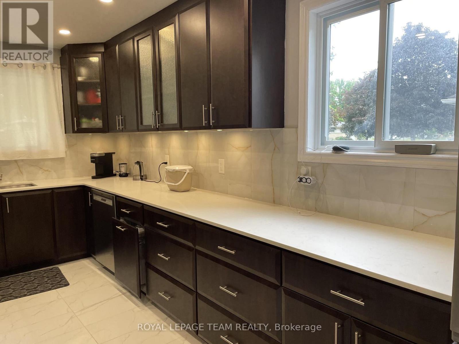 1210 Adirondack Drive, Ottawa, Ontario  K2C 2V3 - Photo 11 - X13854678