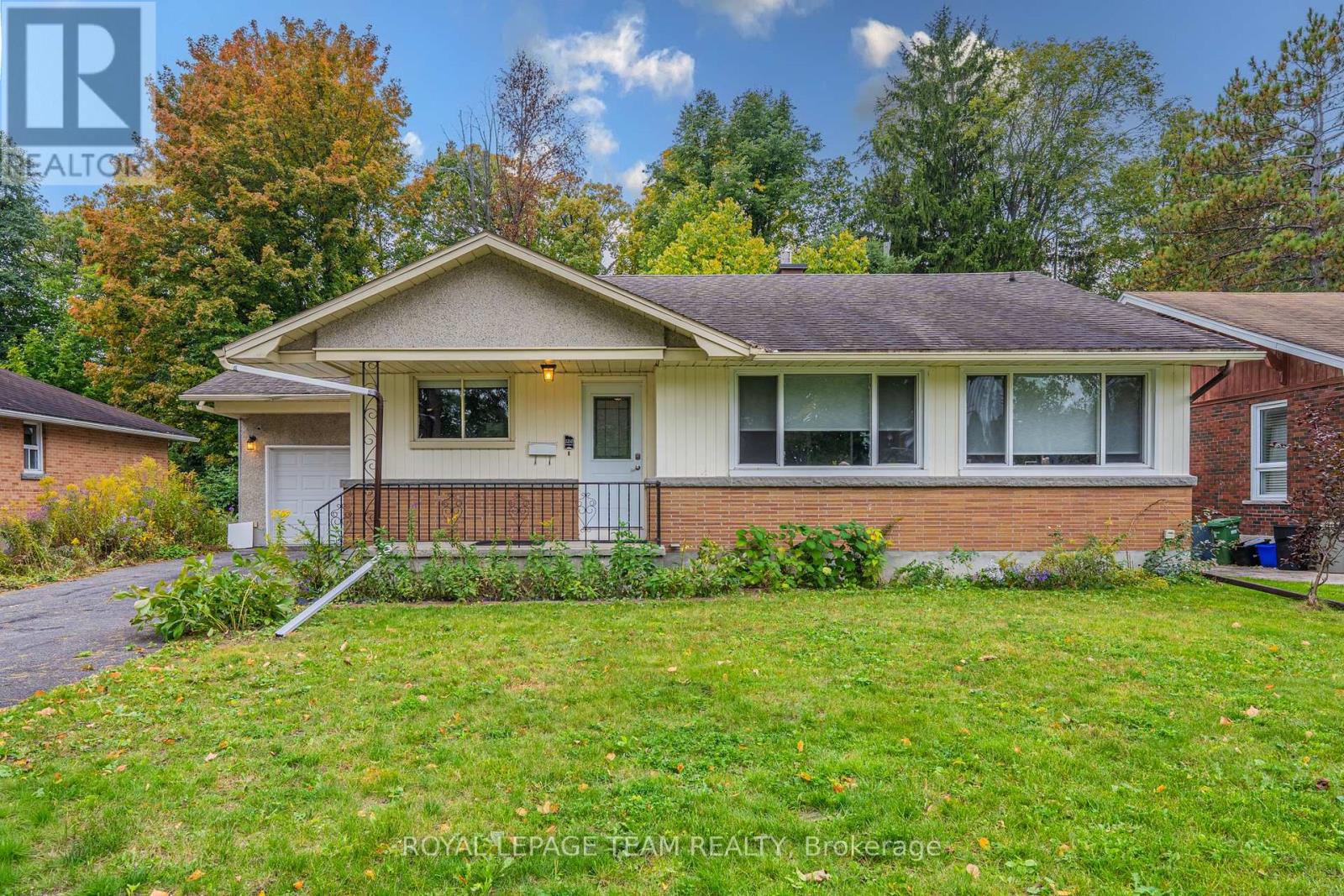 1210 Adirondack Drive, Ottawa, Ontario  K2C 2V3 - Photo 2 - X13854678