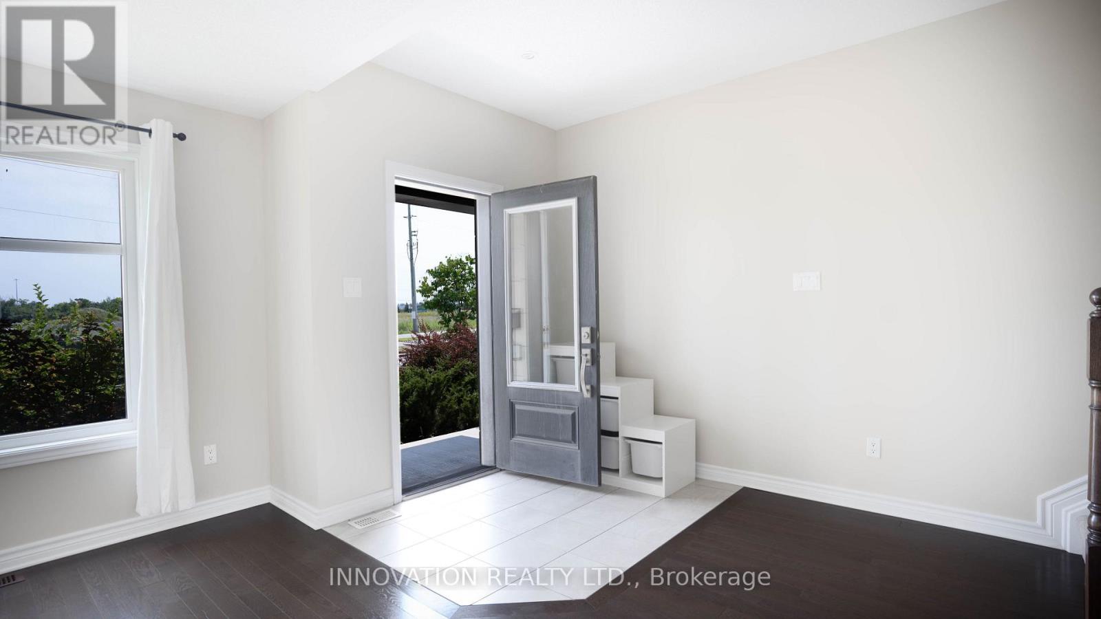 516 Silvertip Lane, Ottawa, Ontario  K2T 0H7 - Photo 4 - X13854714