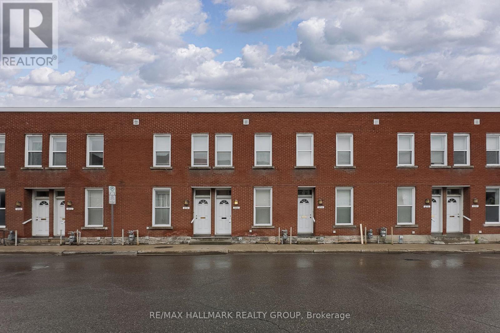 230 CUMBERLAND STREET, Ottawa, Ontario