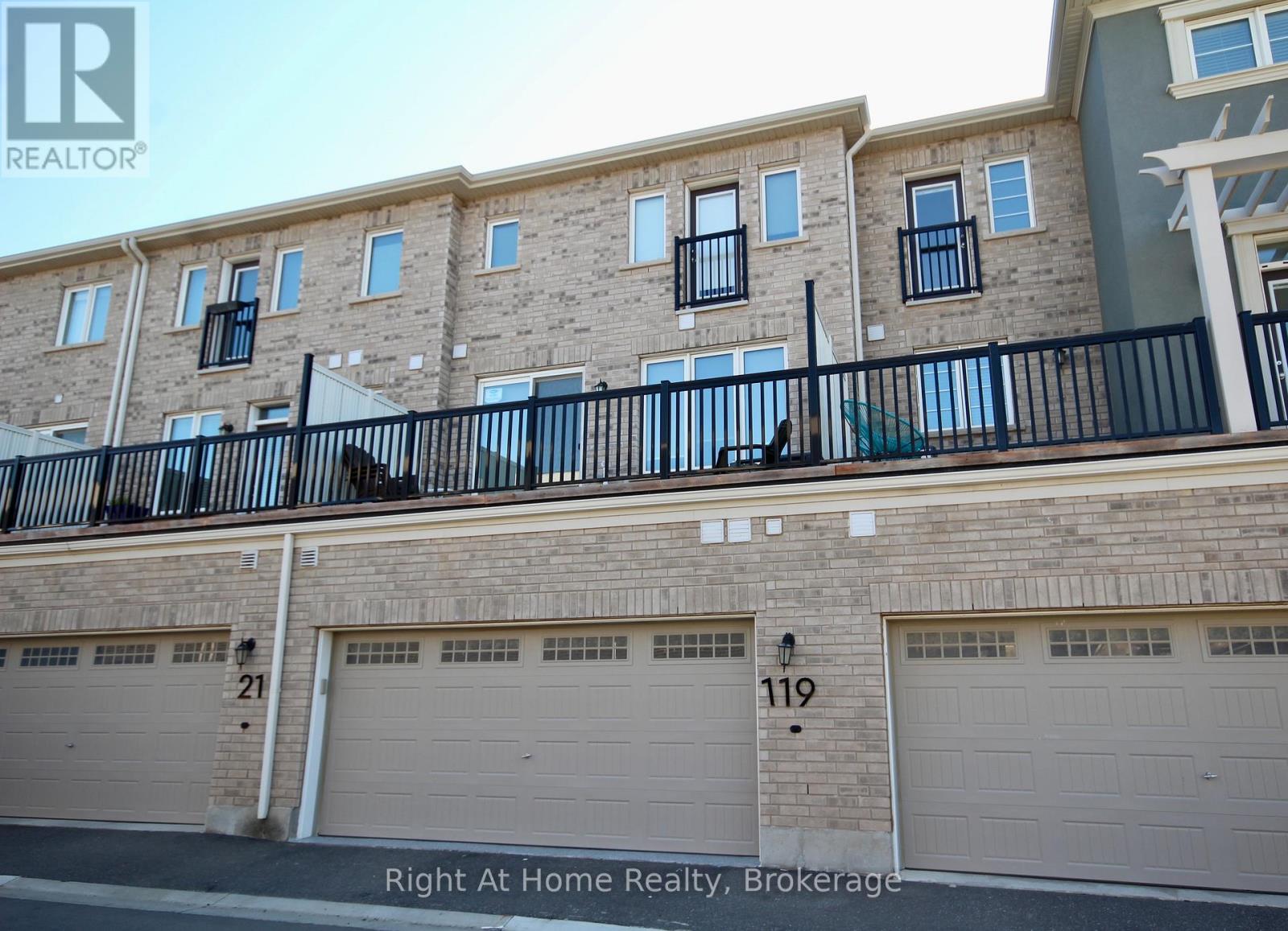 119 Stork Street, Oakville, Ontario  L6H 7C8 - Photo 3 - W13854698