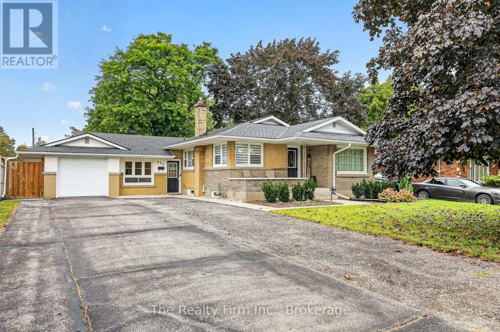 845 SLOANE STREET, Woodstock, Ontario