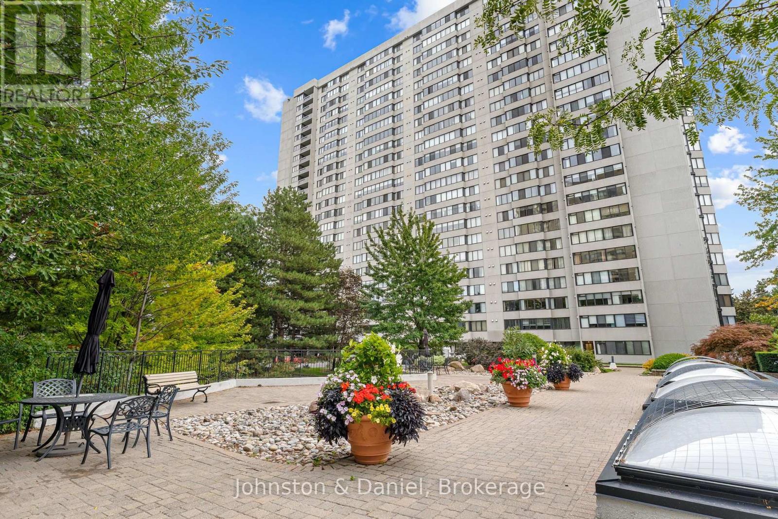 1107 - 2350 BRIDLETOWNE CIRCLE Toronto (L'Amoreaux) Ontario Canada M1W3E6 2