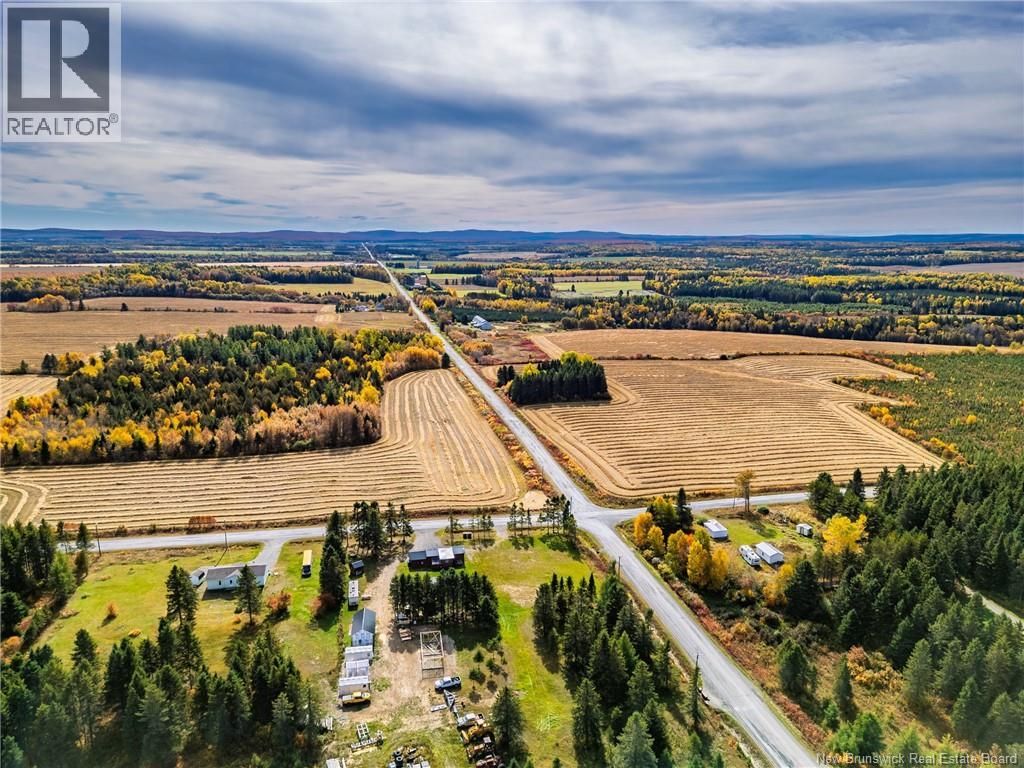 516 Chem Rang 9 et 10 N Saint-Quentin New Brunswick Canada E8A2G9 5