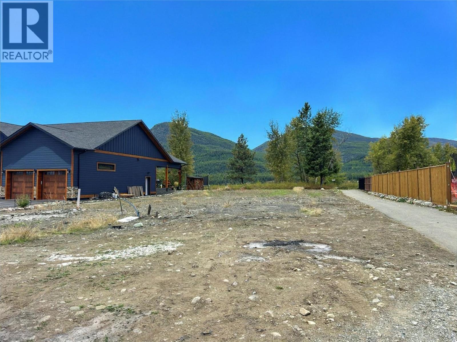 725 St Mary River Drive, Kimberley, British Columbia V1A 3J4 - Photo 1 - 10402507