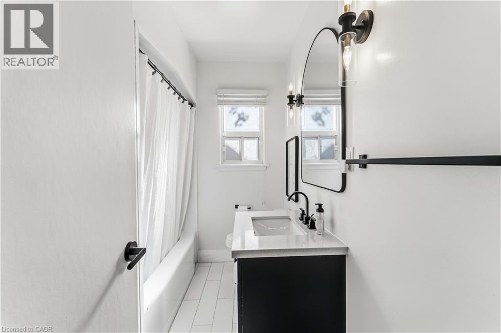 41 Sharon Avenue Unit# Main Floor, Hamilton, Ontario  L8T 1E2 - Photo 12 - 40867874