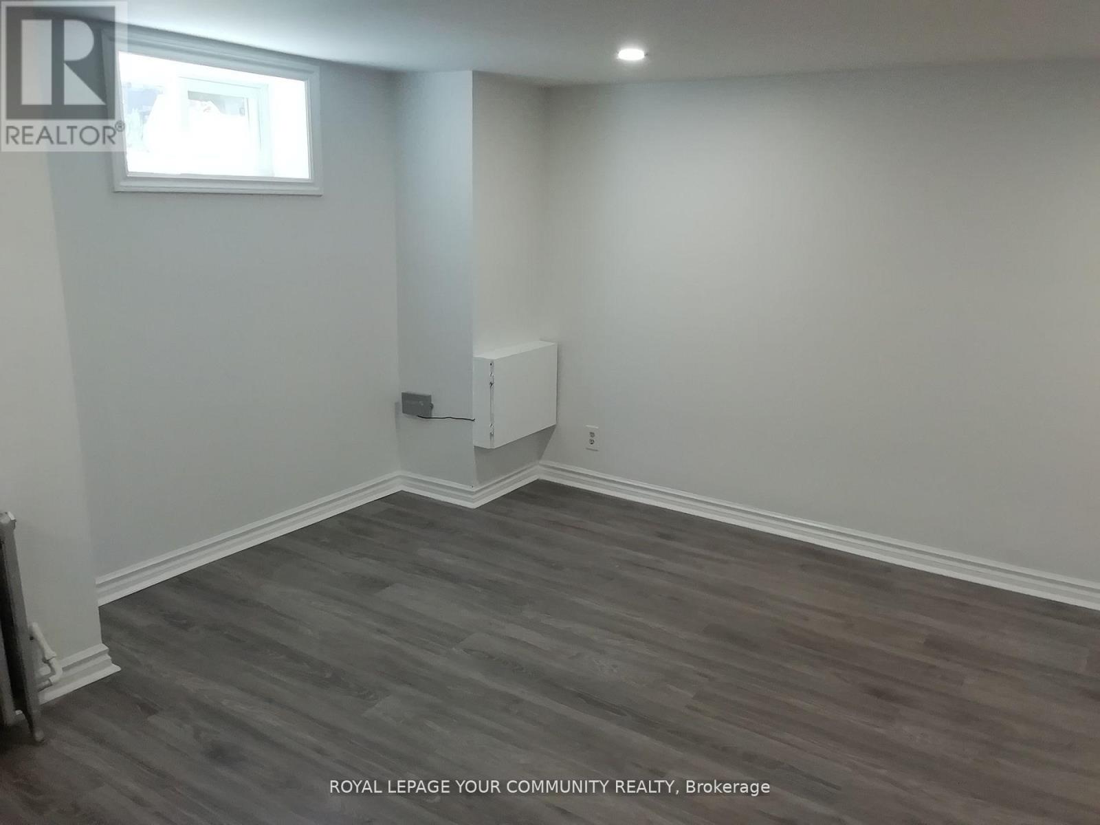 Lower - 10 Ulster Street, Toronto, Ontario  M5S 1E2 - Photo 11 - C13854696
