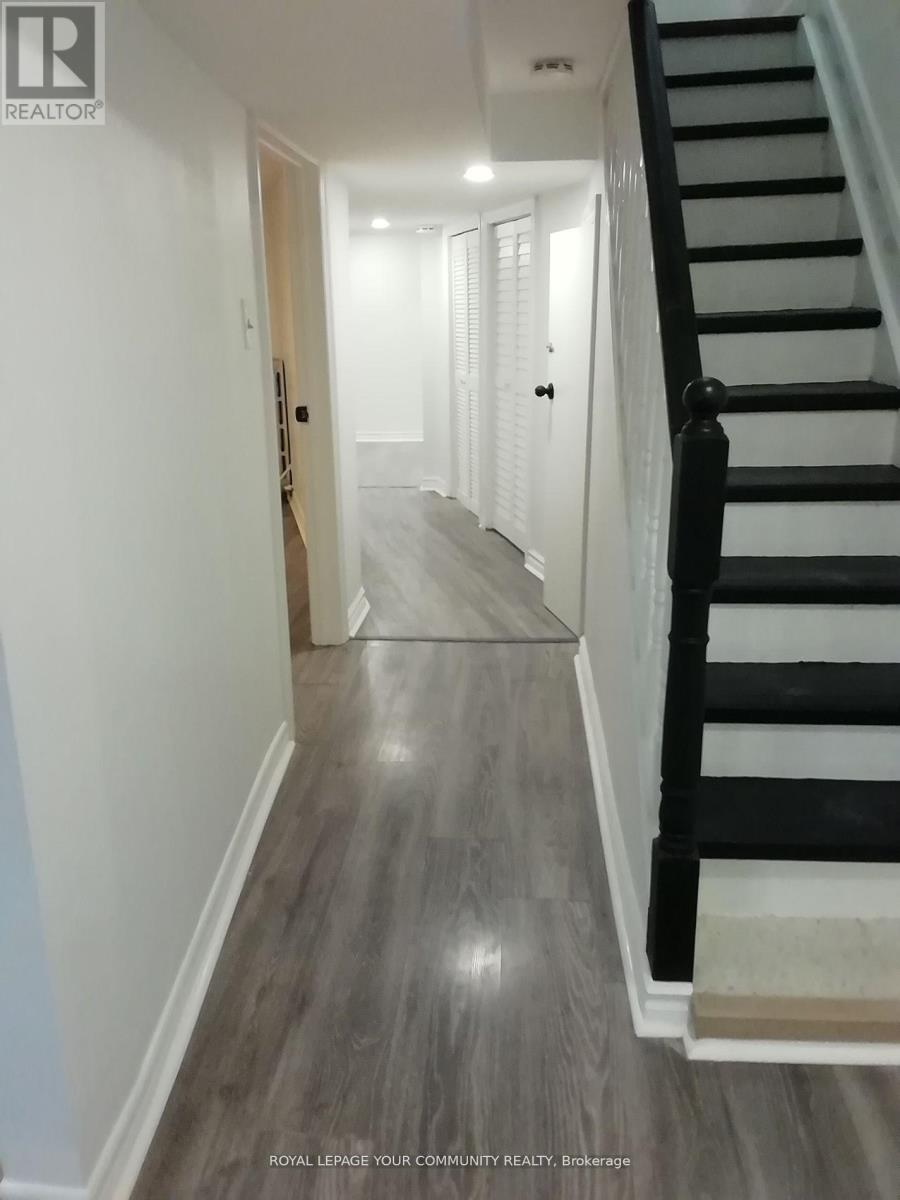 Lower - 10 Ulster Street, Toronto, Ontario  M5S 1E2 - Photo 12 - C13854696
