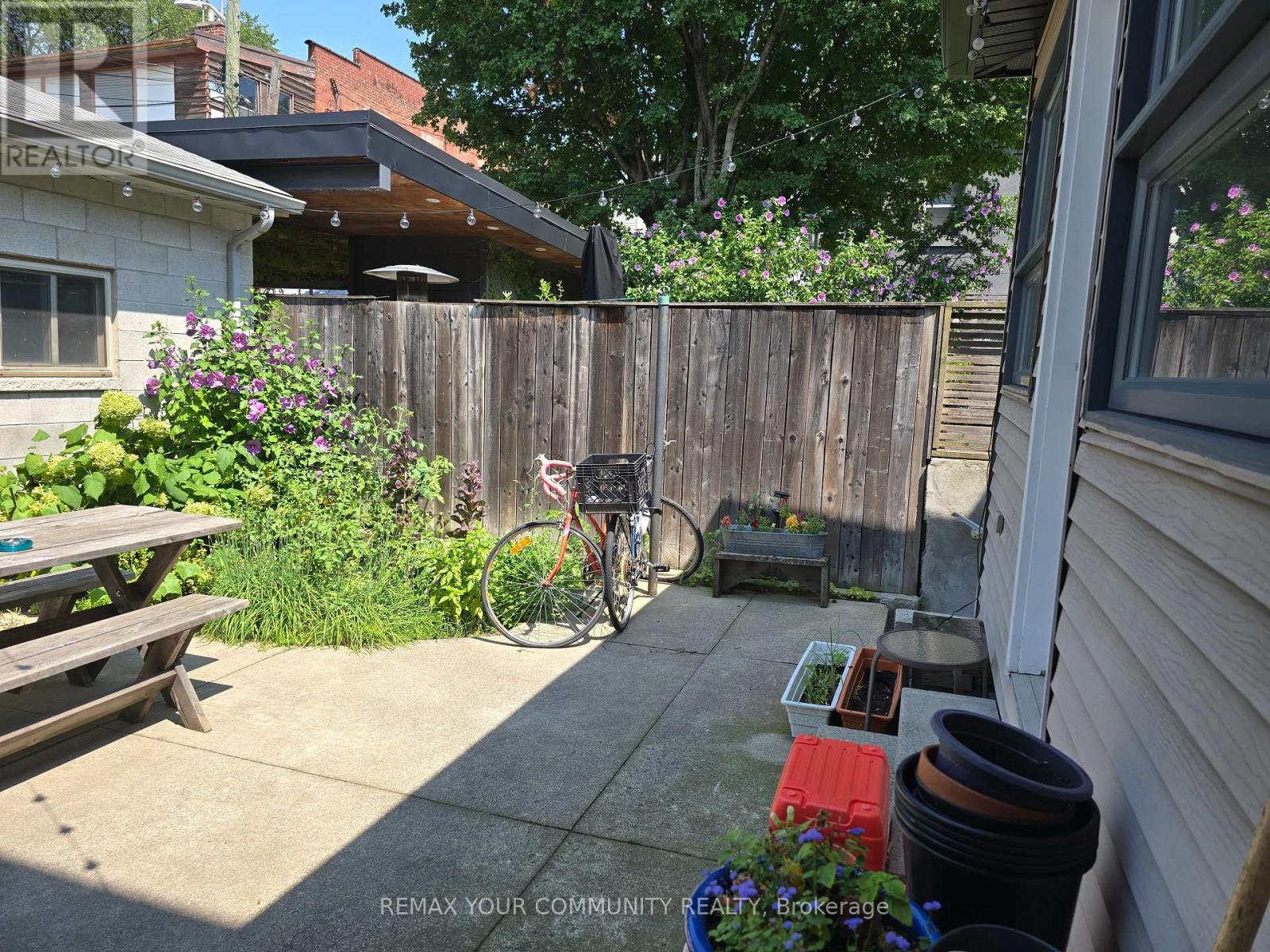 Lower - 10 Ulster Street, Toronto, Ontario  M5S 1E2 - Photo 16 - C13854696