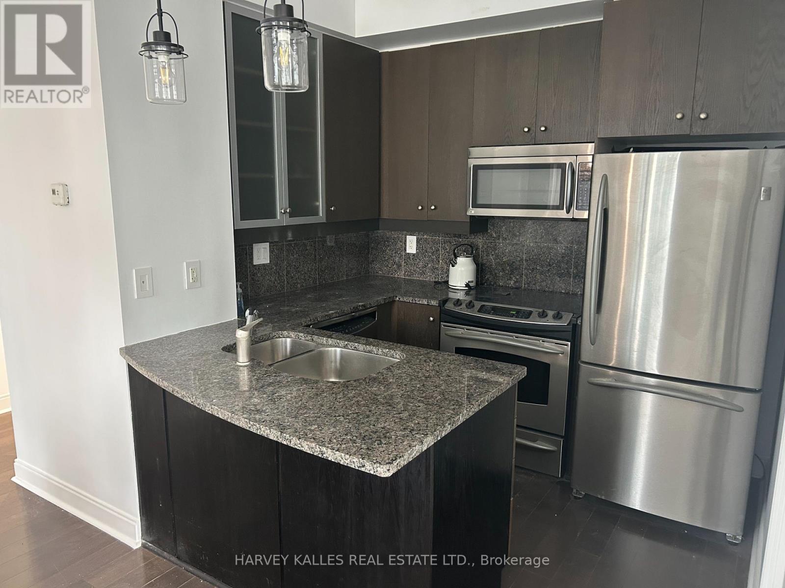 1305 - 18 Yorkville Avenue, Toronto, Ontario  M4W 3Y8 - Photo 7 - C13854796