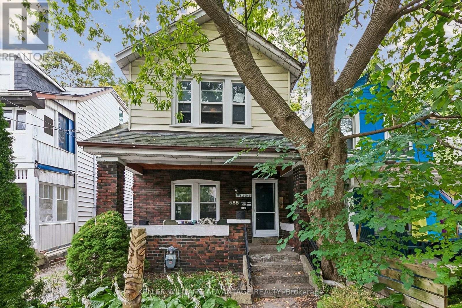 MAIN & 2ND - 585 WOODBINE AVENUE