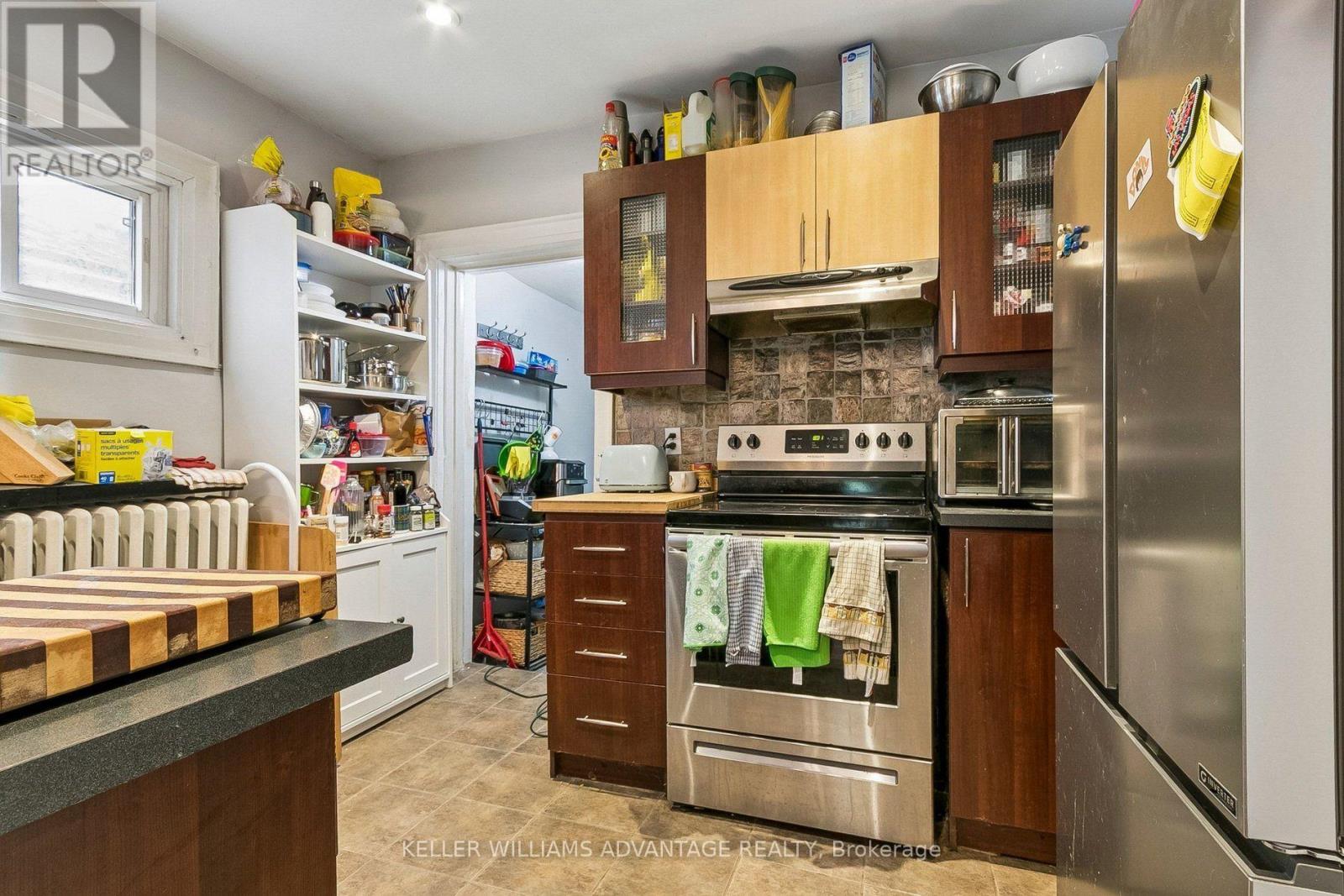 Main & 2nd - 585 Woodbine Avenue, Toronto, Ontario  M4E 2H9 - Photo 11 - E13854752