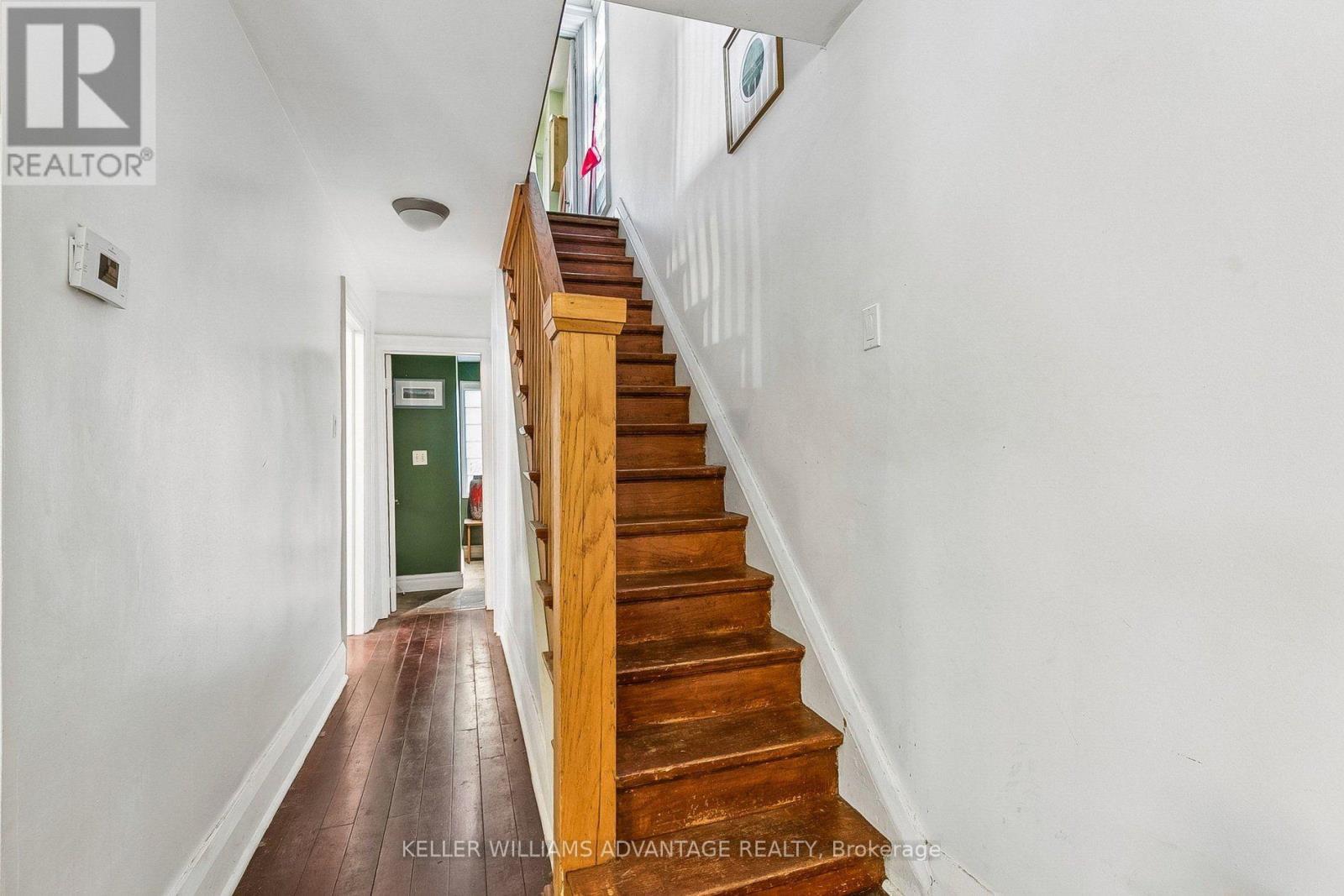 Main & 2nd - 585 Woodbine Avenue, Toronto, Ontario  M4E 2H9 - Photo 17 - E13854752