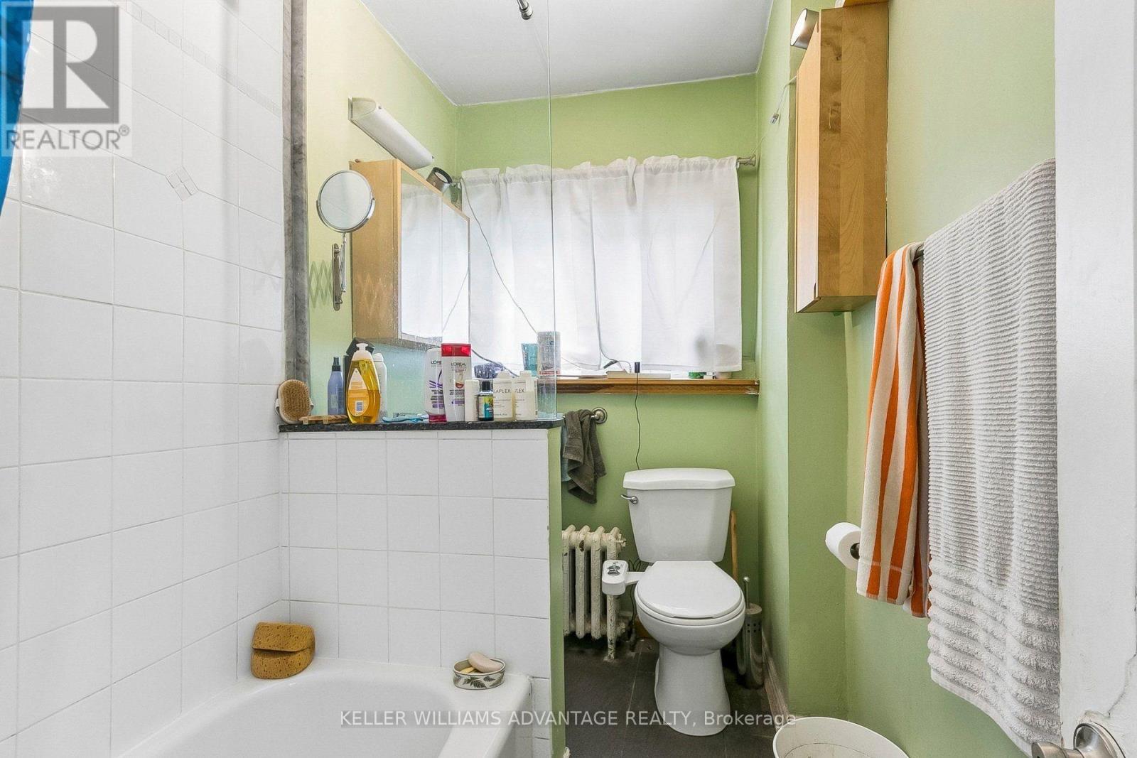Main & 2nd - 585 Woodbine Avenue, Toronto, Ontario  M4E 2H9 - Photo 24 - E13854752