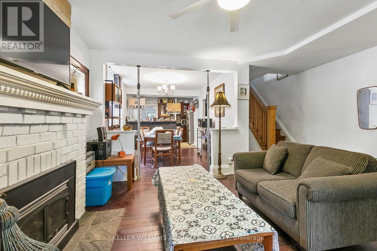 Main & 2nd - 585 Woodbine Avenue, Toronto, Ontario  M4E 2H9 - Photo 5 - E13854752