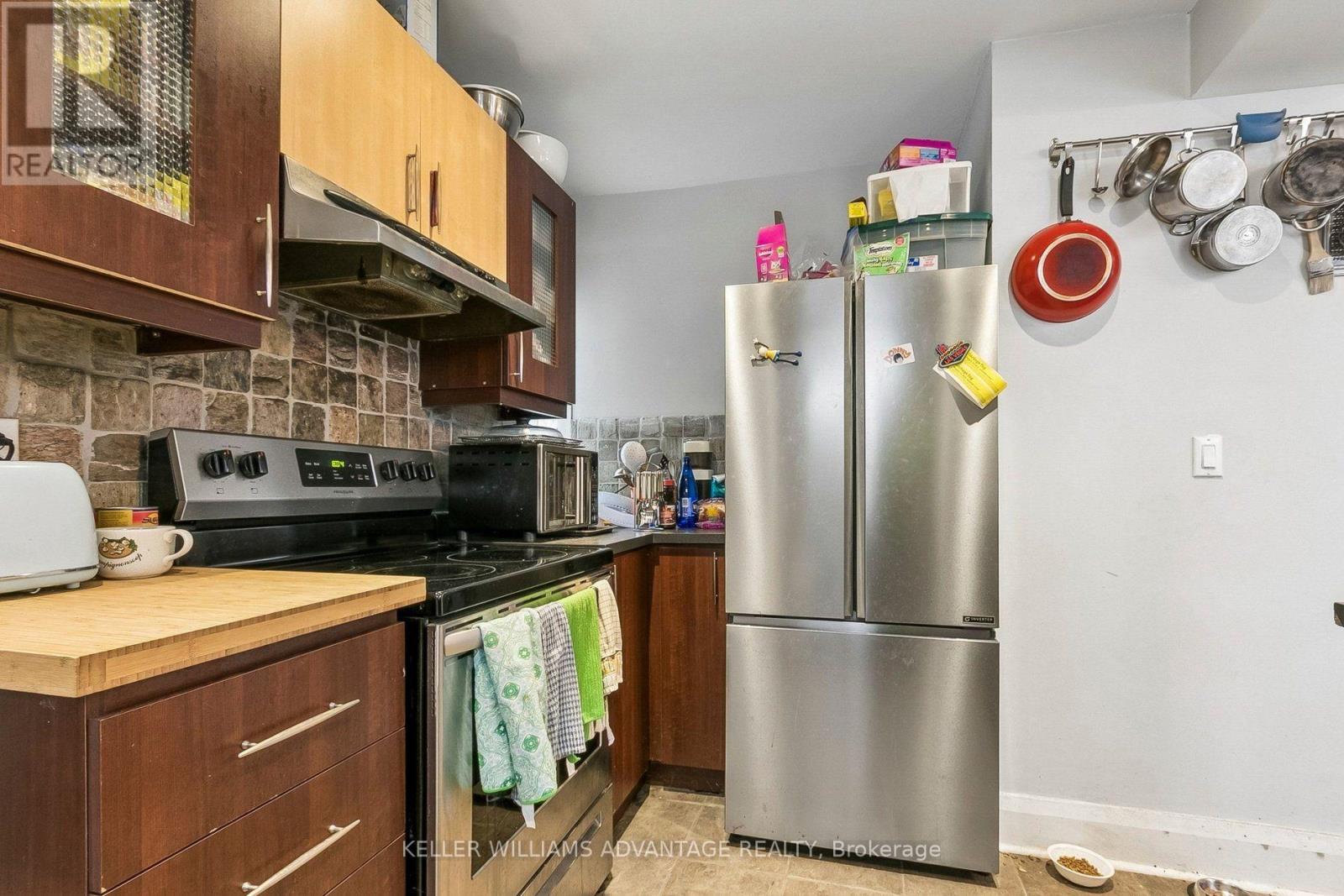 Main & 2nd - 585 Woodbine Avenue, Toronto, Ontario  M4E 2H9 - Photo 9 - E13854752