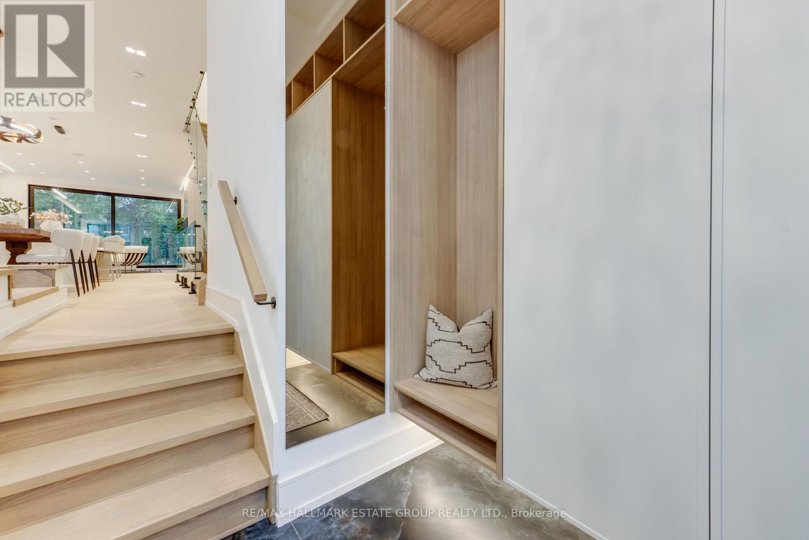 10 Wheeler Avenue, Toronto, Ontario  M4L 3V2 - Photo 2 - E13854948